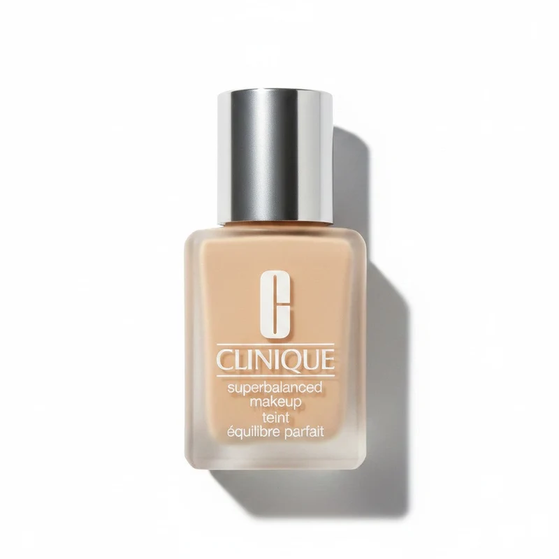 Clinique superbalanced makeup CN 70